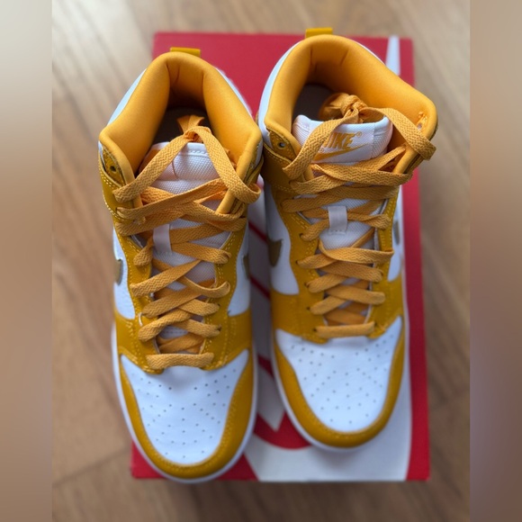 Nike Dunk High University Gold Orange W  size 7, DQ4691700 Brand New! - Picture 5 of 8